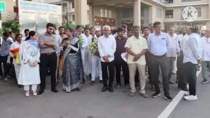 ఖమ్మం అర్బన్: ఖమ్మం జిల్లా ప్రగతి  కొనసాగించాలి బదిలీపై వెళ్తున్న జిల్లా కలెక్టర్ ముజమ్మిల్ ఖాన్