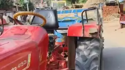 वज़ीरगंज: वजीरगंज थाने की पुलिस ने अवैध बालू से लदा एक ट्रैक्टर ज़ब्त किया