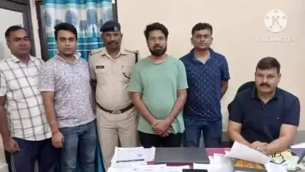 आदित्यपुर गम्हरिया: आदित्यपुर में ई-टिकट कालाबाजारी का भंडाफोड़, माफिया गिरफ्तार