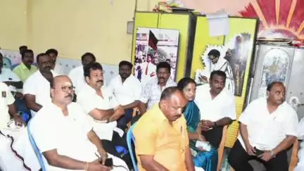 ஆவடி: திருமலைராஜபுரத்தில் அமைச்சர் நாசர் புதிய உறுப்பினர் சேர்த்தல் படிவங்களை வழங்கினார்