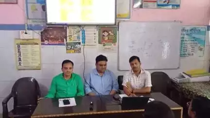 बक्सर: सदर पीएचसी में स्वास्थ्य कार्यक्रमों को लेकर हुई समीक्षा
