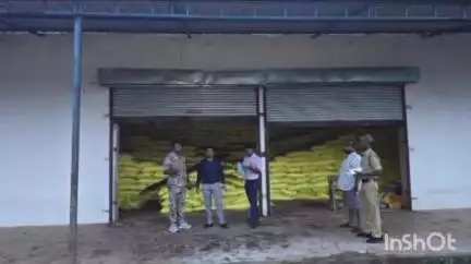 कोंडागांव: गम्हरी गांव में वन विभाग के सरकारी गोदाम में अवैध खाद भंडारण के मामले में DFO ने डिप्टी रेंजर व बीडगार्ड को निलंबित किया
