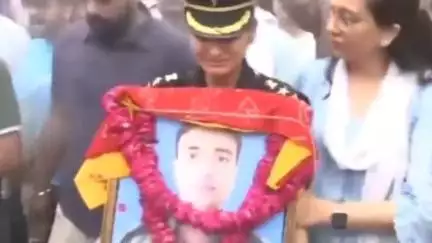 रुद्रप्रयाग: केदारनाथ हेलीकॉप्टर दुर्घटना में जान गंवाने वाले पायलट लेफ्टिनेंट कर्नल राजवीर का जयपुर में अंतिम संस्कार