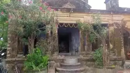 পুরাতন মালদা: রাম কেলি উপলক্ষে মহাপ্রভুর ঠাকুর বাড়িতে  ভক্তদের আগমনে ব্যাপক উৎসাহ উদ্দীপনার মধ্য দিয়ে সংকীর্তন জমে উঠেছে