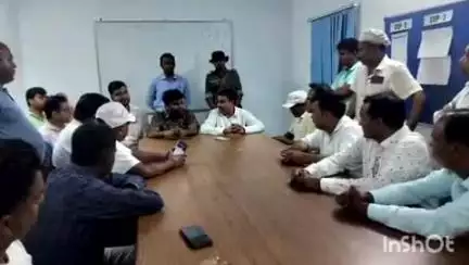 मांडू: चैनपुर क्षेत्र के विद्यार्थियों के लिए बस सुविधा को लेकर टाटा कंपनी के अधिकारियों से वार्ता