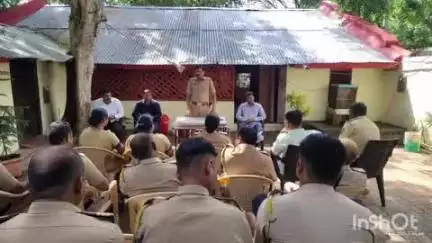 अकोट: ग्रामीण पोलीस स्टेशन येथे बदली झालेल्या पोलीस अंमलदारांचा निरोप समारंभ पार पडला