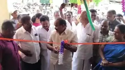 ஒட்டன்சத்திரம்: ஒட்டன்சத்திரம் பகுதிகளில் ரூ.4.31 கோடி புதிய திட்டப் பணிகளுக்கு அடிக்கல் நாட்டி, ரூ.4.07 கோடி முடிவுற்ற திட்டப்பணிகளை அமைச்சர் திறந்து வைத்தார்