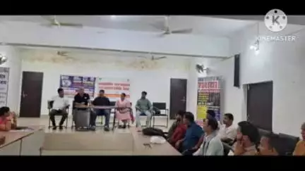 नरपतगंज: नरपतगंज सभा भवन परिसर में प्रखंड स्तरीय बाल कल्याण संरक्षण समिति की बैठक आयोजित