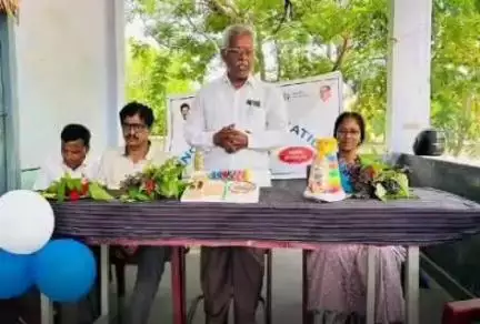 దోమకొండ: విద్యార్థులకు మెరుగైన విద్య బోధన అందించాలి దోమకొండలో దోమకొండ మండల ఎంఈఓ విజయ్ కుమార్
