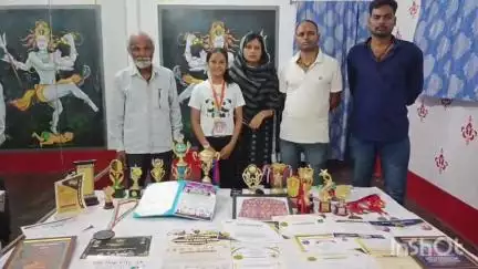 मुंगेर: मुंगेर की 10 वर्षीय बेटी ने नेपाल में अंतरराष्ट्रीय नृत्य प्रतियोगिता में सिल्वर मेडल जीता