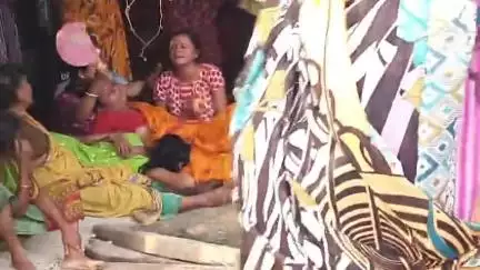 তপন: রামপুর বাজার রেলস্টেশনের র‍্যাকপয়েন্টে সিমেন্ট আনলোডের সময় দুর্ঘটনায় মৃত্যু হল এক শ্রমিকের