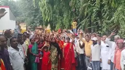 पतरातू: भुरकुंडा पीओ कार्यालय में भुरकुण्डा कोलियरी विस्थापित प्रभावित रोडसेल समिति ने सेल चालू करने को लेकर धरना दी #Jansamasya