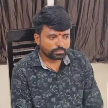 ಕಲಬುರಗಿ: ₹1 ಲಕ್ಷ ಲಂಚ ಪಡೆಯುವಾಗ ಕಾಳಗಿ ತಹಶಿಲ್ದಾರ್ ಕಚೇರಿಯ ಎಸ್.ಡಿ.ಎ ಶರಣಪ್ಪ ಲೋಕಾಯುಕ್ತ ಬಲೆಗೆ