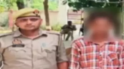 सोरांव: मारपीट और फायरिंग के मामले में वांछित अभियुक्त को सारीपट्टी से किया गया गिरफ्तार
