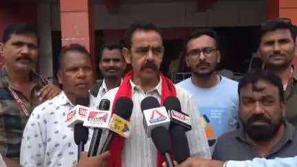 कोंडागांव: कोंडागांव में अवैध रेत खनन मामले पर पत्रकारों पर हुआ हमला, कार्यवाही न होने पर आंदोलन की चेतावनी दी शैलेष ने