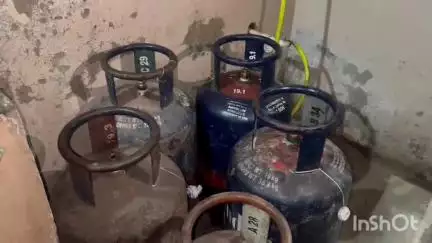 धमधा: दुर्ग पुलिस ने बस स्टैंड क्षेत्र में अवैध गैस रिफिलिंग का किया खुलासा