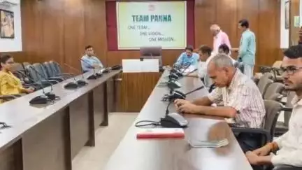पन्ना: जिला मुख्यालय में आयोजित जनसुनवाई में 17 आवेदन हुए प्राप्त, अपर कलेक्टर व संयुक्त कलेक्टर ने सुनीं समस्याएँ