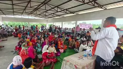 लोहंडीगुडा: धरती आबा जनजातीय ग्राम उत्कर्ष अभियान के तहत ग्राम बदरेंगा में संतृप्ति शिविर का हुआ आयोजन, जनपद उपाध्यक्ष भी हुए शामिल