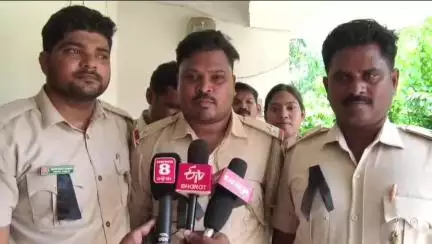 ଖରିଆର: ତୃତୀୟ ଦିନରେ ଖଡ଼ିଆଳ ରେଞ୍ଜ କାର୍ଯ୍ୟାଳୟରେ କଳା ବ୍ୟାଚ ପିନ୍ଧି ବନ କର୍ମଚାରୀଙ୍କ ଆନ୍ଦୋଳନ, ପ୍ରତିକ୍ରିୟା ରଖିଲେ ସଂଘର ସାଧାରଣ ସମ୍ପାଦକ