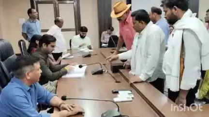 हुज़ूर: कलेक्टर कार्यालय में जनसुनवाई का हुआ आयोजन, 83 मामलों पर हुई सुनवाई