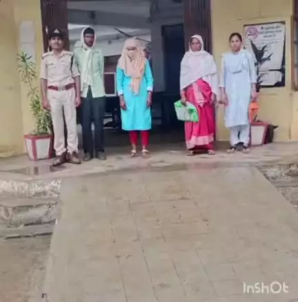 पुष्पराजगढ़: राजेंद्र ग्राम पुलिस ने घर से लापता 17 वर्षीय किशोरी को किया दस्तयाब