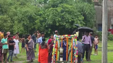 পাঁশকুড়া: হলদিয়া পৌরসভার 16 নং ওয়ার্ডে ভবানীপুর গ্রামে উদ্বোধন হল সাবমার্সিবল পাম্পের