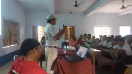 কেতুগ্রাম ১: সর্পাঘাত ও তার প্রতিকার সম্পর্কে পড়ুয়াদের অবগত করতে বিশেষ শিবির অনুষ্ঠিত হল কেতুগ্রামে, উপস্থিত সর্প বিশেষজ্ঞরা