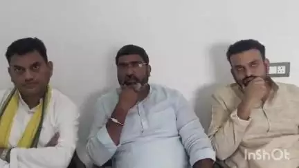 पेटलावद: पेटलावद विधानसभा में कांग्रेस की मजबूती के लिए अहम बैठक, पर्यवेक्षक ने कार्यकर्ताओं से की मुलाकात