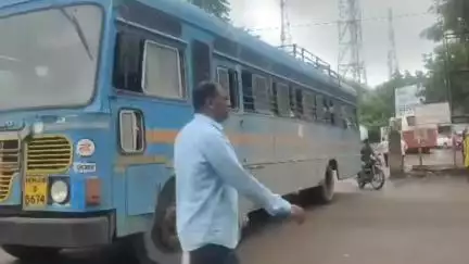 उमरखेड: शहरातील बस स्थानक येथे अज्ञात चोरट्याने महिलेच्या पिशवी मधील सोन्याचे दागिने केलेलापास