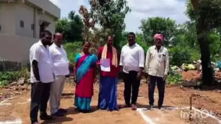 కథలాపూర్: ఇందిరమ్మ ఇండ్ల నిర్మాణానికి భూమి పూజ