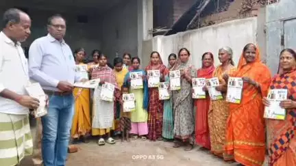 कैरो: कैरों में भाजपा ने चौपाल लगाकर मोदी सरकार के 11 वर्षों की सेवा और गरीब कल्याण कार्यों को बताया