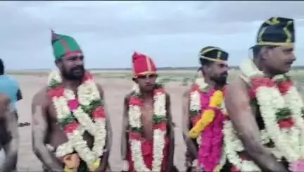 தொட்டியம்: தொட்டியம் எலந்த மடைப்புதூர் கிராமத்தில் ஸ்ரீ பெரிய காண்டி அம்மன் கோவிலில் பச்சை பூஜை விழா நடைபெற்றது