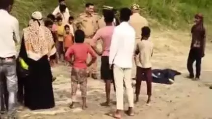 इकौना: बेलवा खतीब सलाएँ के पास सरयू नहर की तलहटी में मिला अज्ञात शव, पहचान नहीं हो सकी, कार्रवाई में जुटी पुलिस