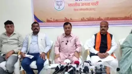 कोंडागांव: मोदी जी के अगुवाई में देश आत्मनिर्भर भारत की दिशा में मजबूती से आगे बढ़ रहा है- लखनलाल देवांगन, प्रभारी मंत्री