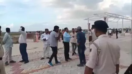 बख्तियारपुर: जिलाधिकारी के बख्तियारपुर आगमन से पहले SDM ने सीढ़ी घाट व गणेश हाई स्कूल सहित कई स्थलों का किया निरीक्षण