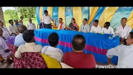 प्राणपुर: हरदरा आदिवासी टोला में छठ घाट निर्माण कार्य का शिलान्यास हुआ, कई लोग रहे मौजूद