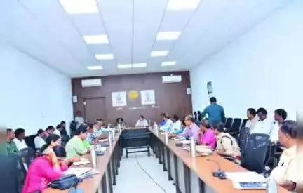 ఇన్నర్ రింగ్ రోడ్, కాకతీయ మెగా టెక్స్‌టైల్ పార్క్ ROB అభివృద్ధి పనులపై సమీక్ష నిర్వహించిన కలెక్టర్ సత్య శారదా దేవి