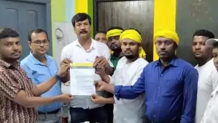 নারায়ণগড়: একাধিক দাবি-দাওয়া নিয়ে বেলদা তে ভূমি ও ভূমি সংস্কার দপ্তরে ডেপুটেশন ভারত জাকাত মাঝি পারগানা মহলের
