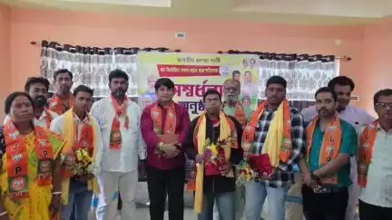মুর্শিদাবাদ জিয়াগঞ্জ: মুর্শিদাবাদ সাংগঠনিক বিজেপি কর্মীদের আলোচনা সভা লালবাগে,উপস্থিত  জেলা সভাপতিসহ একাধিক নেতৃত্ব