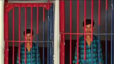 केराकत: बीरीबारी चोकर फैक्ट्री के पास से पुलिस ने वांछित अभियुक्त को किया गिरफ्तार