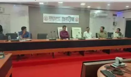 खगड़िया: खगड़िया जिले में खाद्यान्न वितरण में पारदर्शिता हेतु जिलाधिकारी ने की समीक्षा बैठक, दिए निर्देश