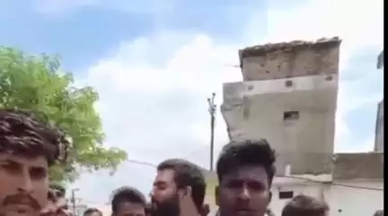 देपालपुर: बेटमा थाना पहुंचे ड्राइवर कल्याण संघ के लोग, ड्राइवर भाई को इंसाफ दिलाने की मांग