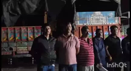 नेवासा: घोडेगाव येथे कत्तलीसाठी थांबून ठेवलेल्या जनावरांची सुटका एक कोटी दोन लाख रुपये किमतीचा मुद्देमाल जप्त