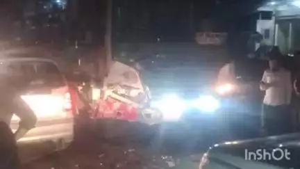 हमीरपुर: सलासी के पास कार और बस के बीच हुई जोरदार टक्कर