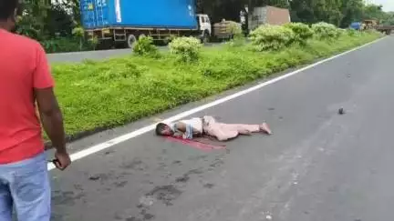 গোয়ালপোখর ২: চাকুলিয়া থানার বারোঢেয়া এলাকায় জাতীয় সড়কে পিকআপ ভ্যানের ধাক্কায় মৃত্যু হলো ১ ব্যক্তির