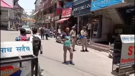 हमीरपुर: बाजार में किराए पर दी गई दुकान का एग्रीमेंट खत्म होने पर मालिक और किराएदार के बीच बहसबाजी व मारपीट, थाना में दर्ज हुआ
