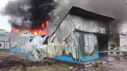राजपुर: राजपुर में लगी आग, वार्ड पार्षद भड़के, नगर परिषद पर लगाए गंभीर आरोप