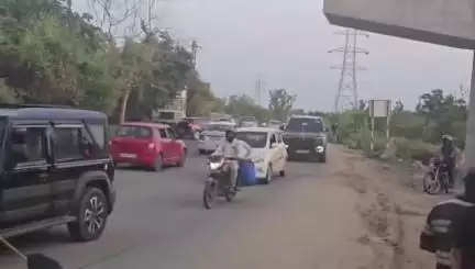 "चाचा विधायक हैं हमारे"हूटर बजाकर सड़क पर भौकाल मचा रहे यूपी के युवाओं कार उत्तराखंड पुलिस ने हरिद्वार में की सीज,