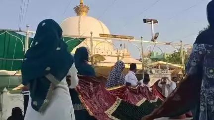 अजमेर: दरगाह गरीब नवाज में खोली गई 15 दान पेटियों से अब तक 30 लाख रुपए का नजराना मिला