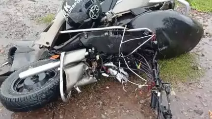বলরামপুর: নামশোলে পিকআপ ভ্যান ও স্ক্যুটির মুখোমুখি সংঘর্ষ,ভয়াবহ দুর্ঘটনায় প্রাণ গেল এক যুবকের, আশঙ্কাজনক আরো এক